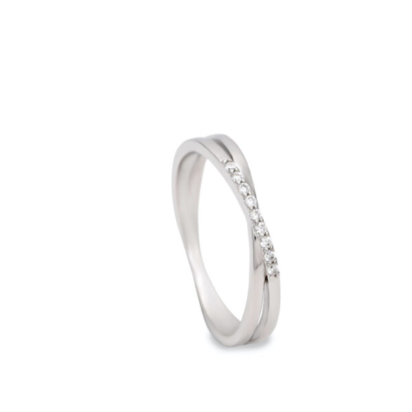 ANILLO FINO CON CIRCONITAS DE PLATA DISEÑO CRUZADO