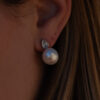 Pendientes perlas estilo tu y yo con detalle de lágrima y circonita